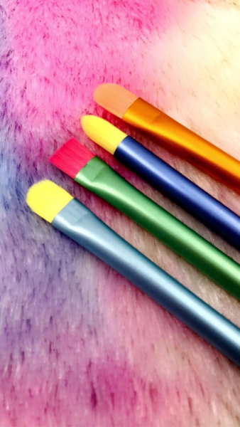 فراشي ميكاب MAKEUP BRUSH